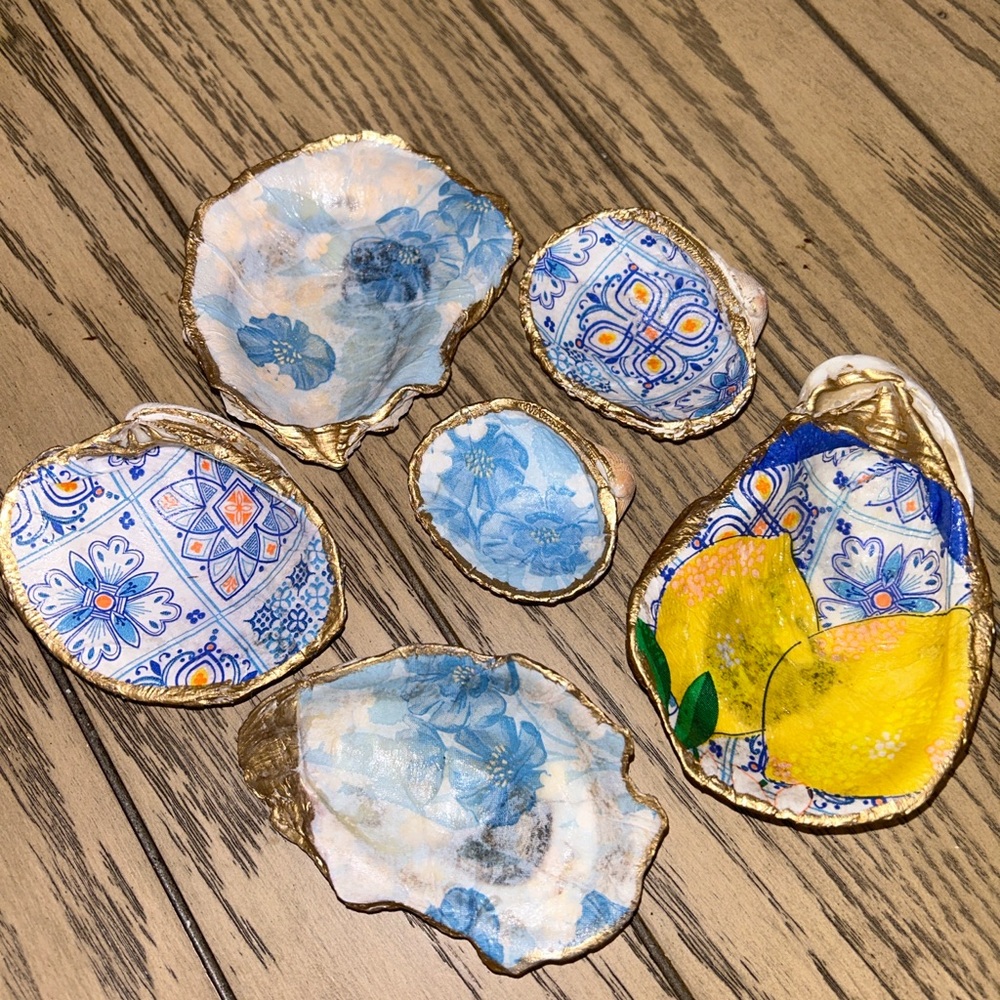 Shell Jewelry Holders